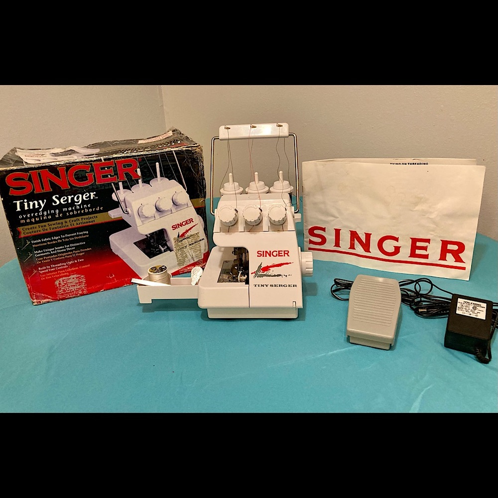 Singer tiny serger